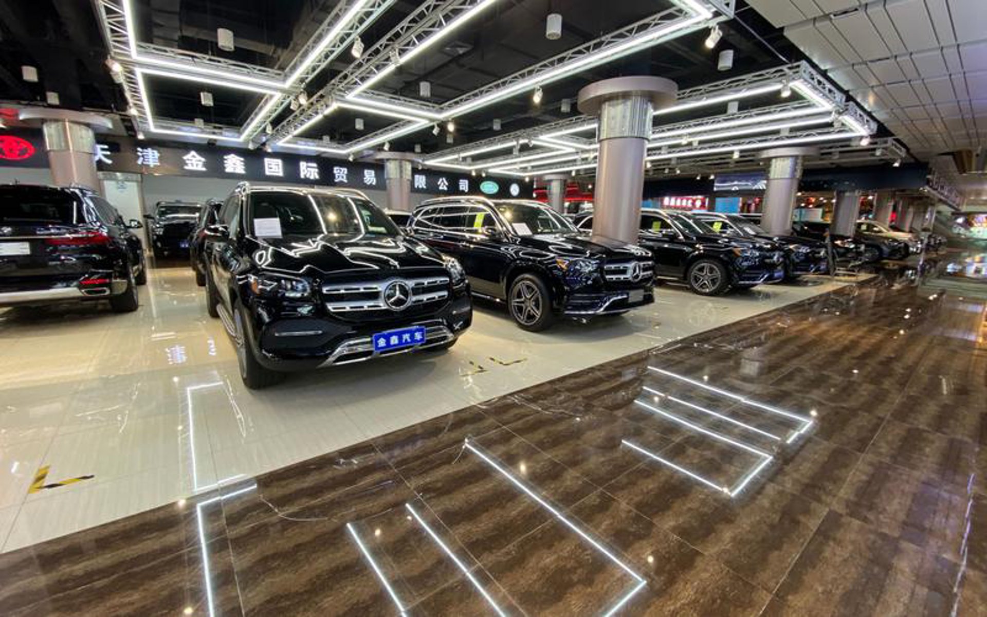 名港进口车